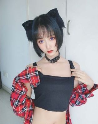 俄版洛丽塔_超清电影免费在线